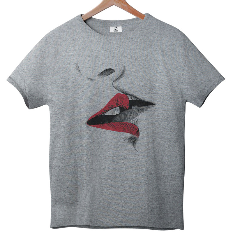 Kisses - Tee